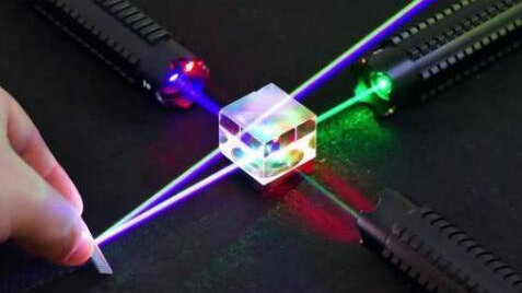 Distinguish femtosecond machining from ordinary machine